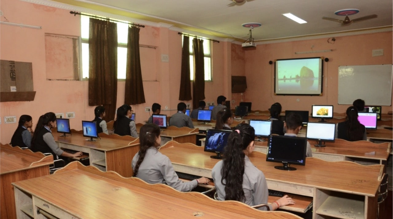 narayan group etawah computer lab2-min